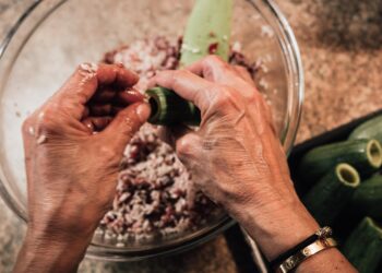 Group chat, kitchen, palestinian, archive