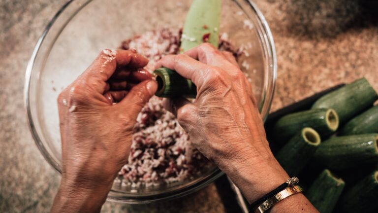 Group chat, kitchen, palestinian, archive